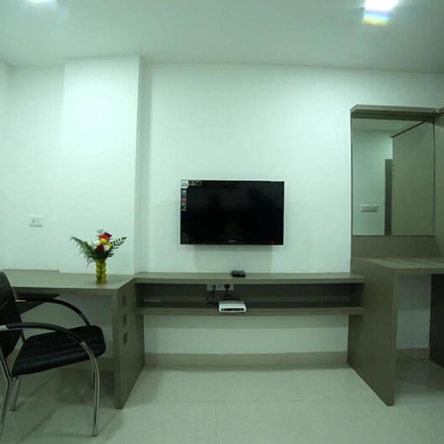 La Riviera Suites Madhapur Hyderabad Luaran gambar