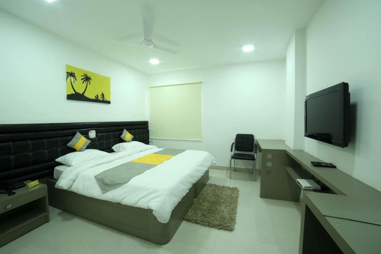 La Riviera Suites Madhapur Hyderabad Luaran gambar