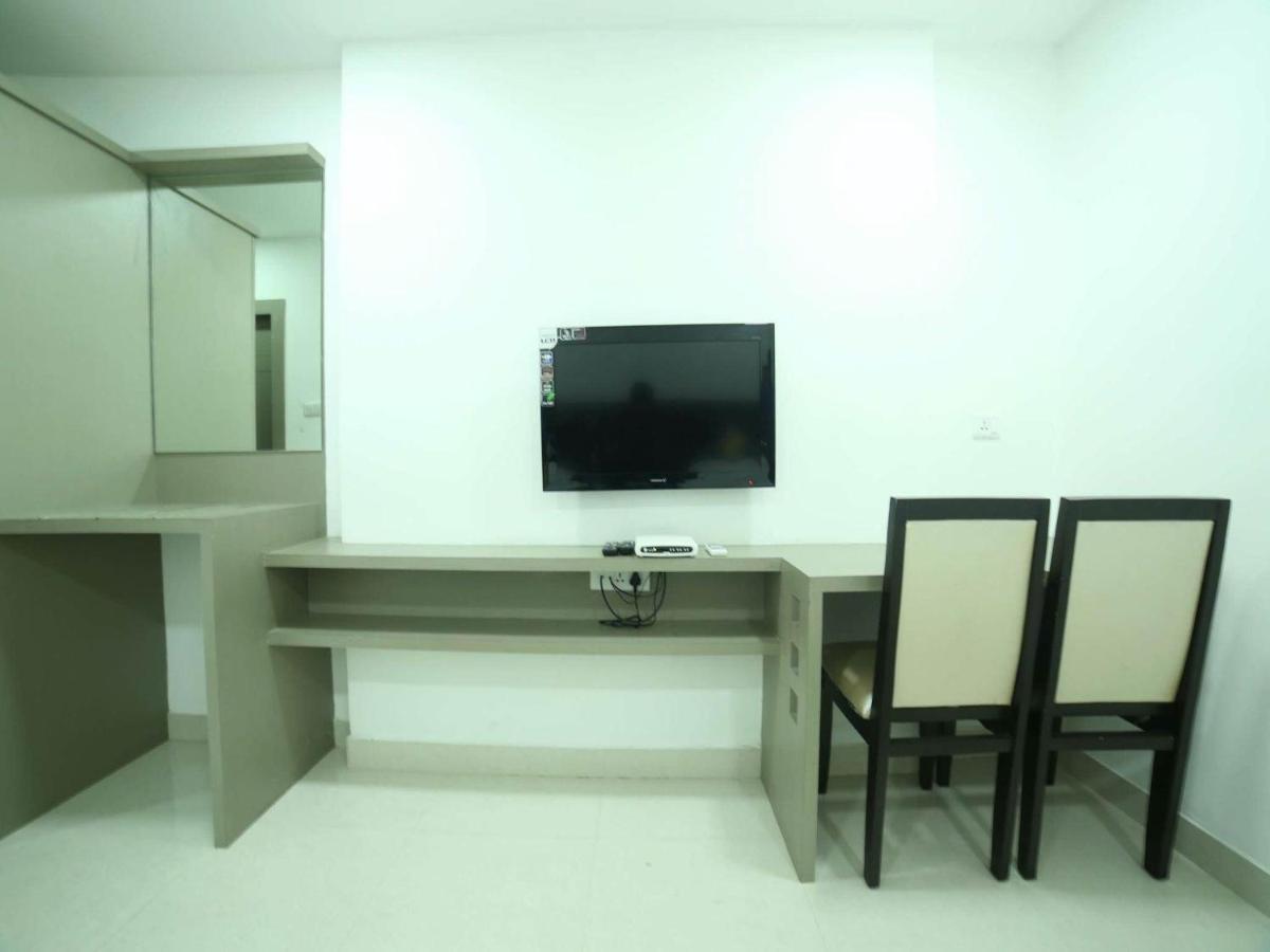La Riviera Suites Madhapur Hyderabad Luaran gambar